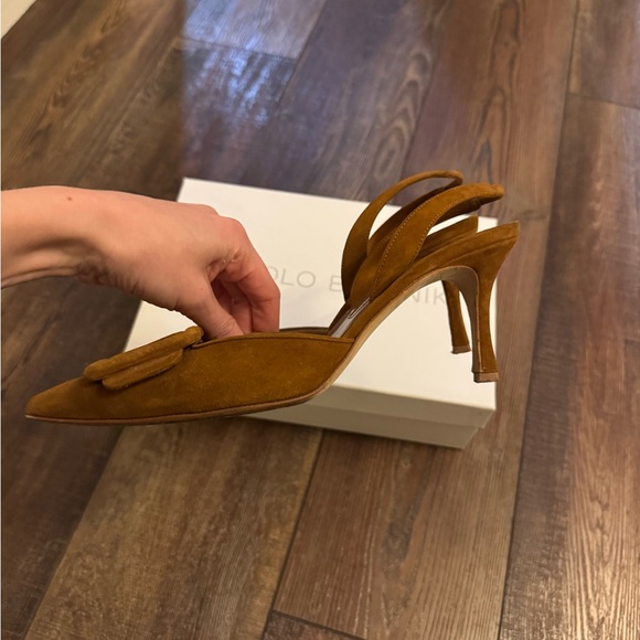 Manolo Blahnik Tan Suede Heels - Picture 4 of 8